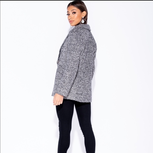 *New* Edge to Edge Blazer - Picture 5 of 8